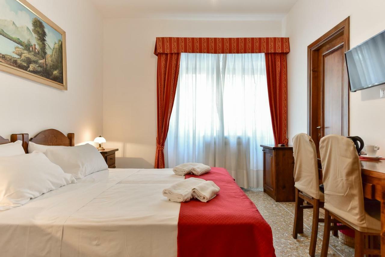 Domus Bella Roma Hotel Exterior foto